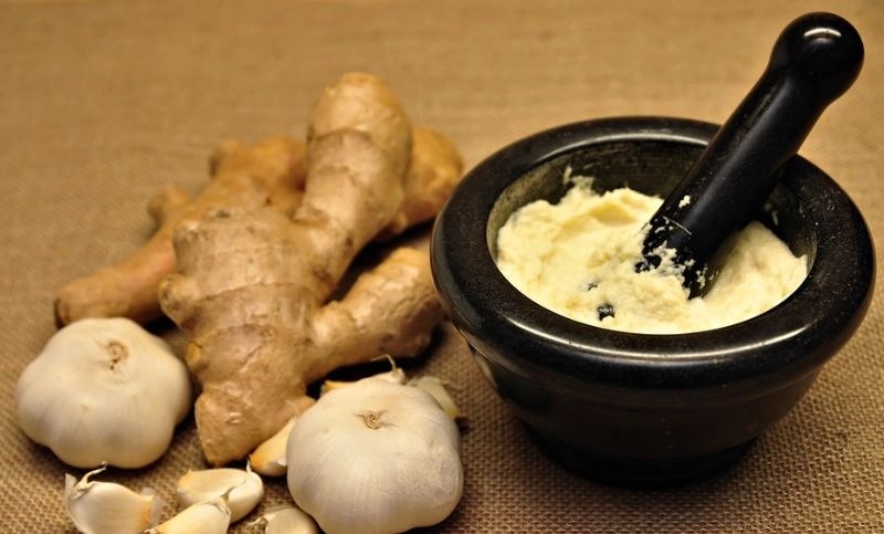 4 health benefits of combined ginger-garlic paste